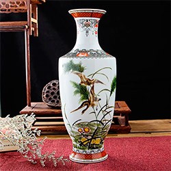 Антикварная ваза для цветов