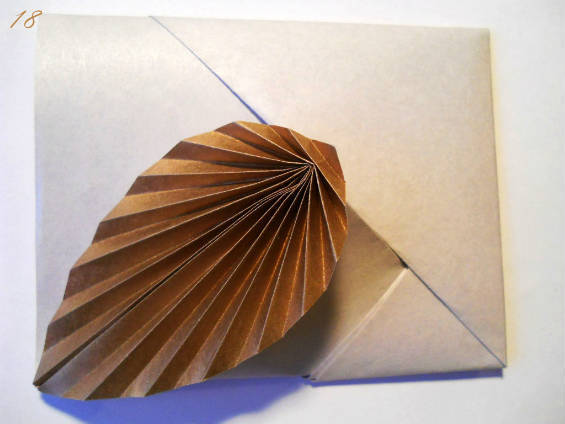 Конверт-оригами из бумаги своими руками готов!
