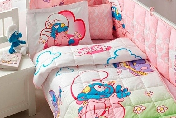 Детское одеяло на кроватке