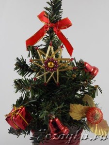 рождественская звезда на елке