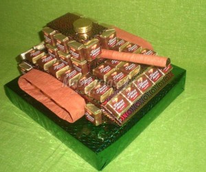 танк из шоколадных конфет в подарок на 23 февраля