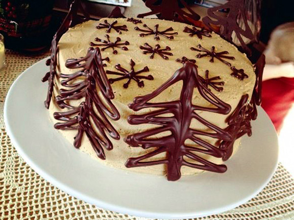 торт на новый год с шоколадным кружевом
