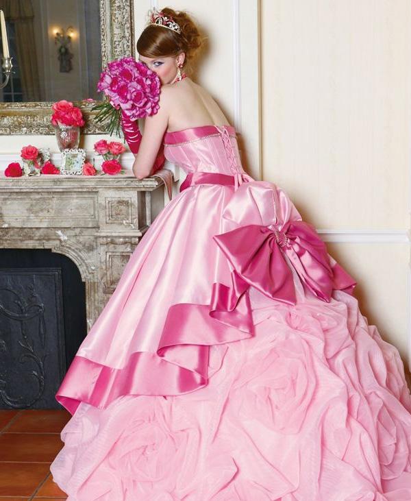 свадебное платье розового цвета